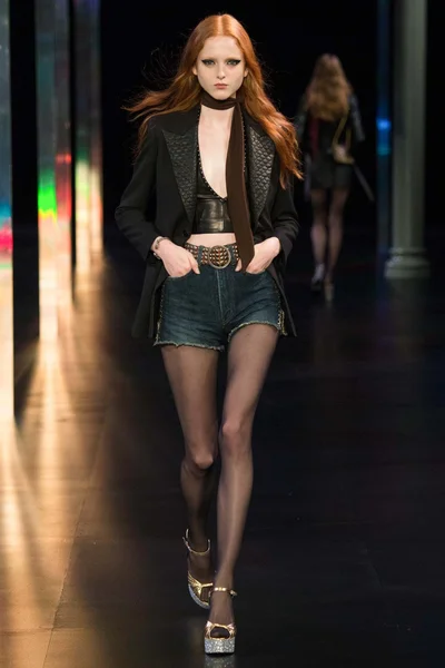 Look 10